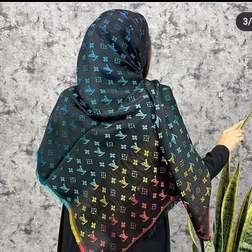 روسری طیفی پاییزه قواره 140 برند LV