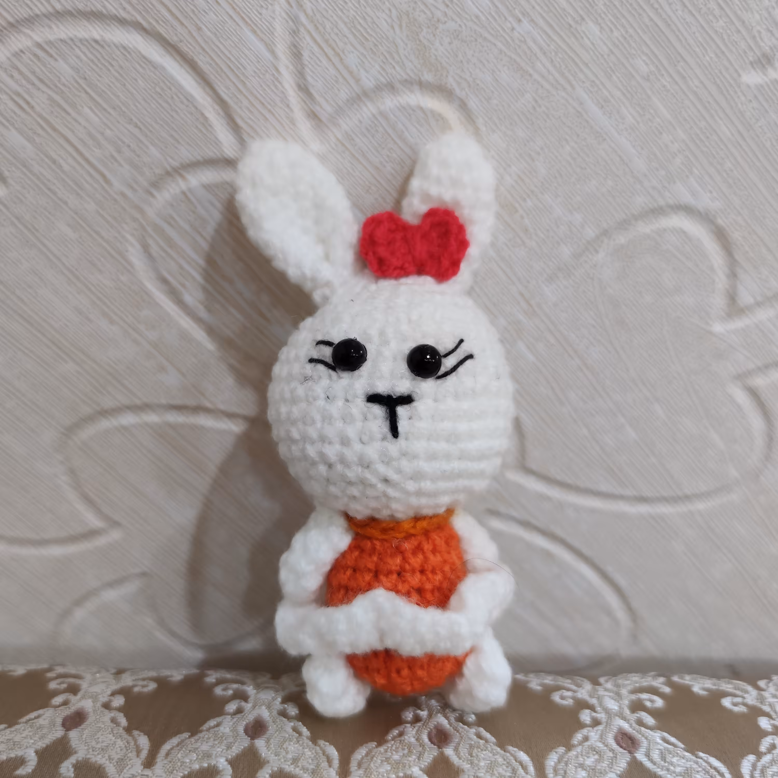 آویز خرگوش بافتنی