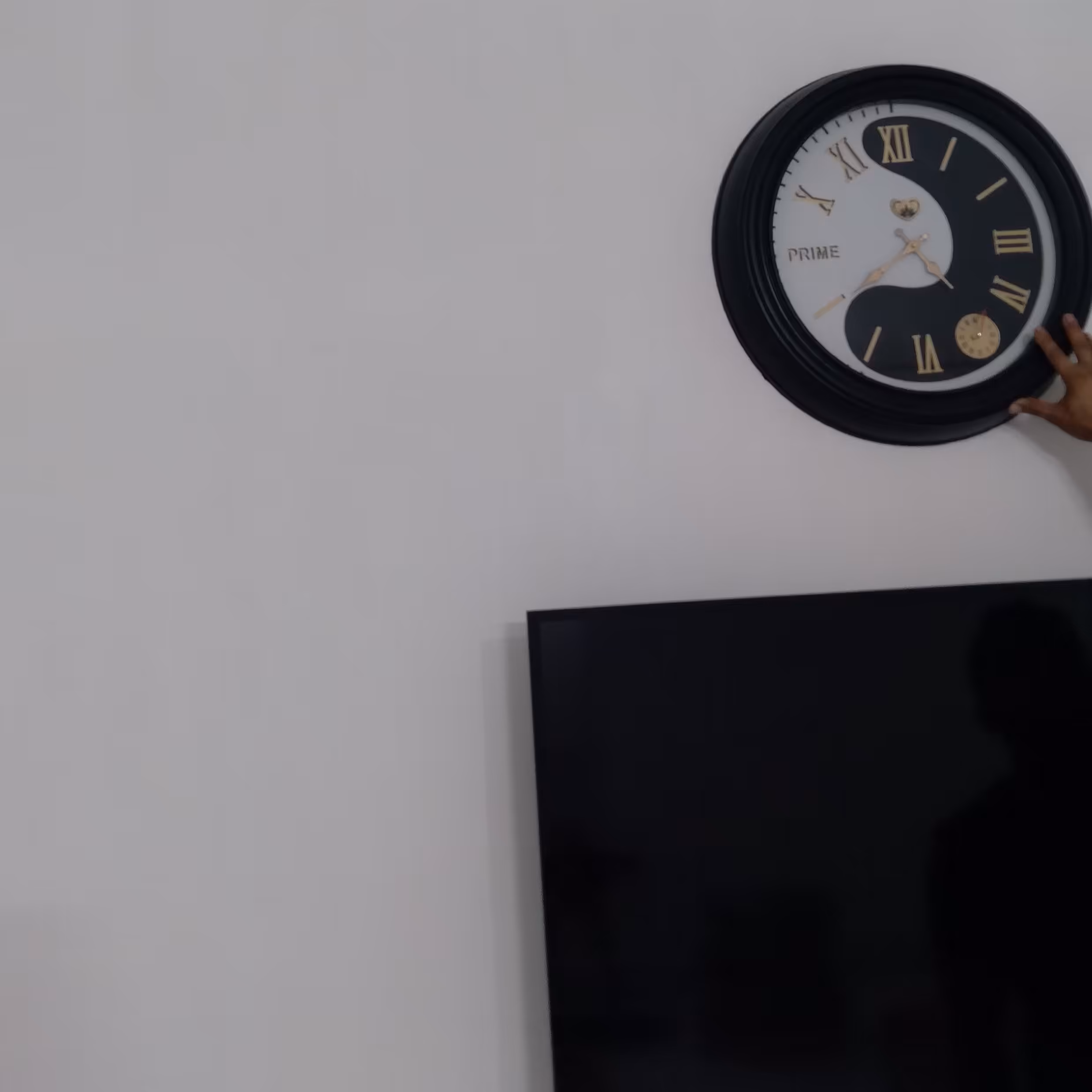 ساعت دیواری