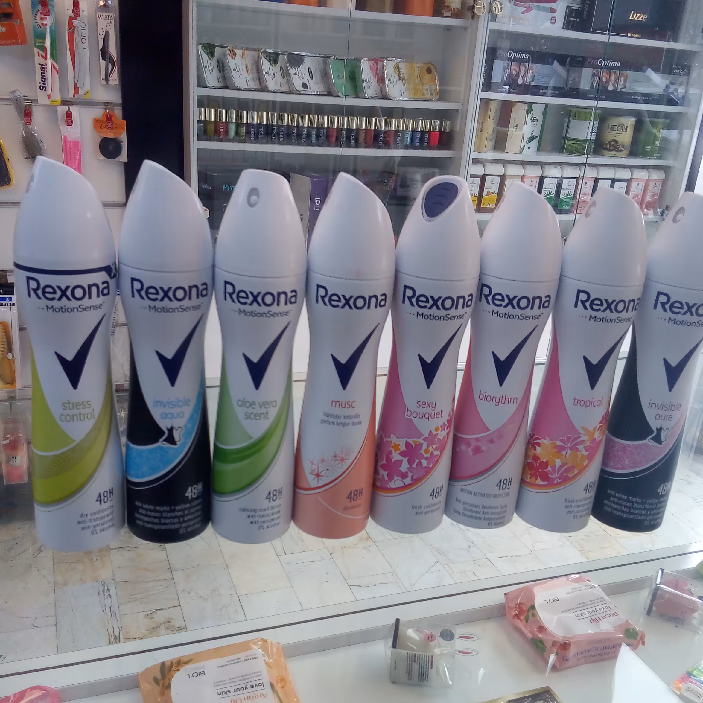 اسپری های زنانه رکسونا در عطرهای مختلف برای سلیقه های مختلف 200میل با ماندگاری عالی 