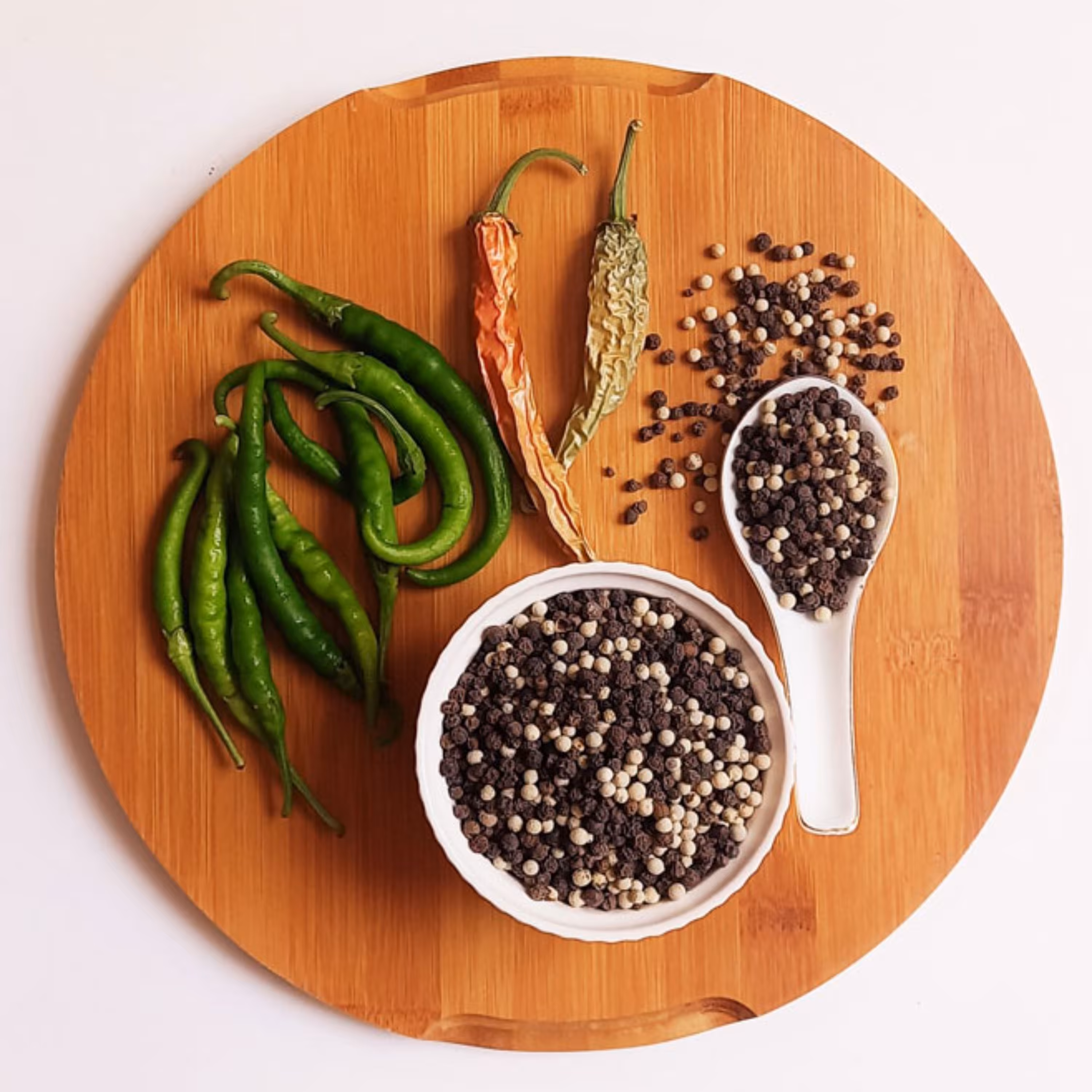 دانه فلفل سیاه و سفید