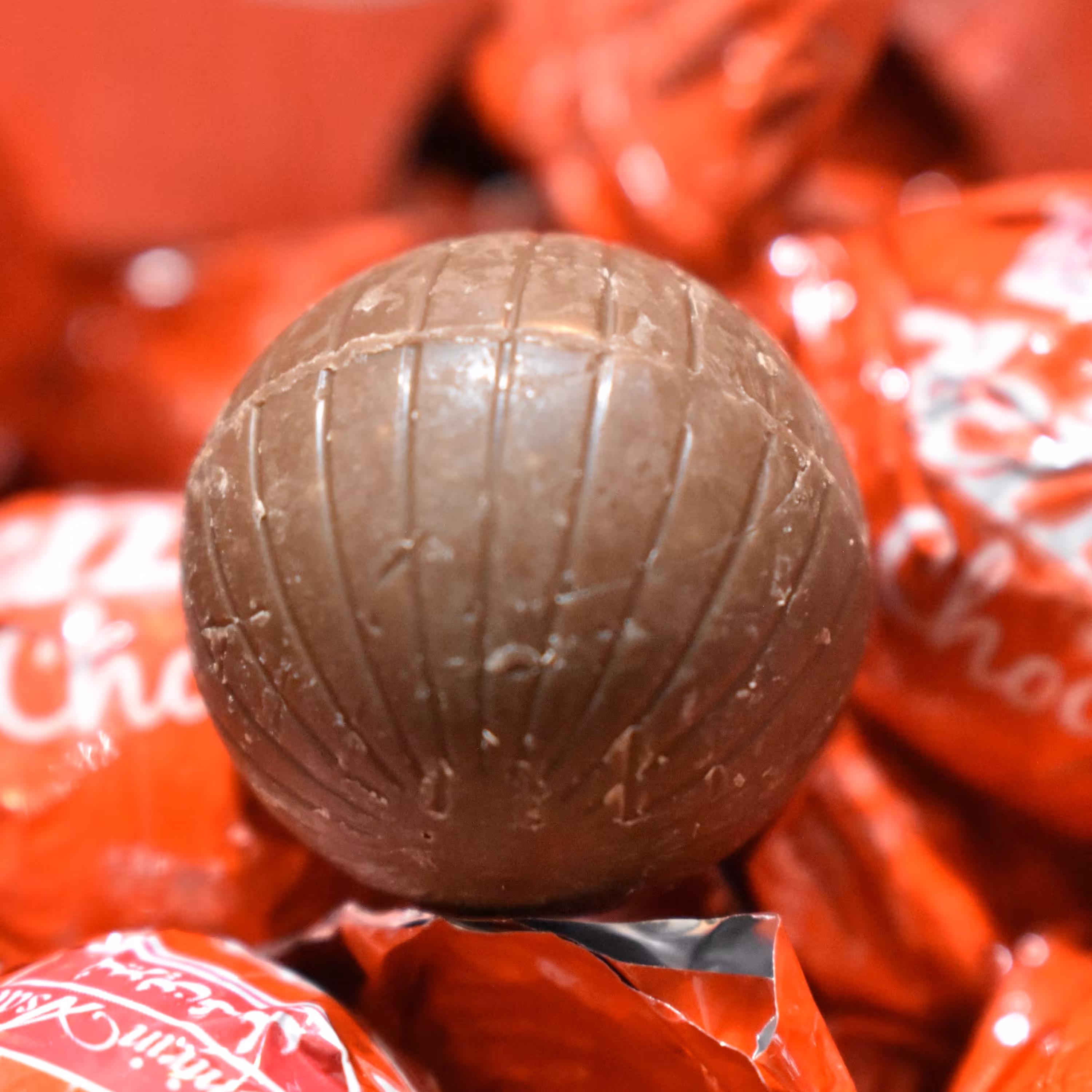 شکلات پلنتی با مغز فندقی (قرمز) 500 گرمی