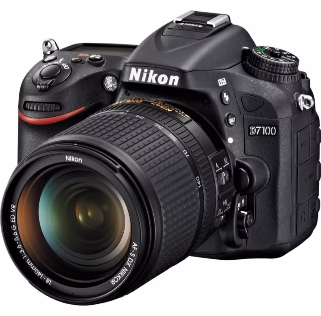 دوربین عکاسی حرفه ای نیکون Nikon D7100 18-140 (کارکرده)