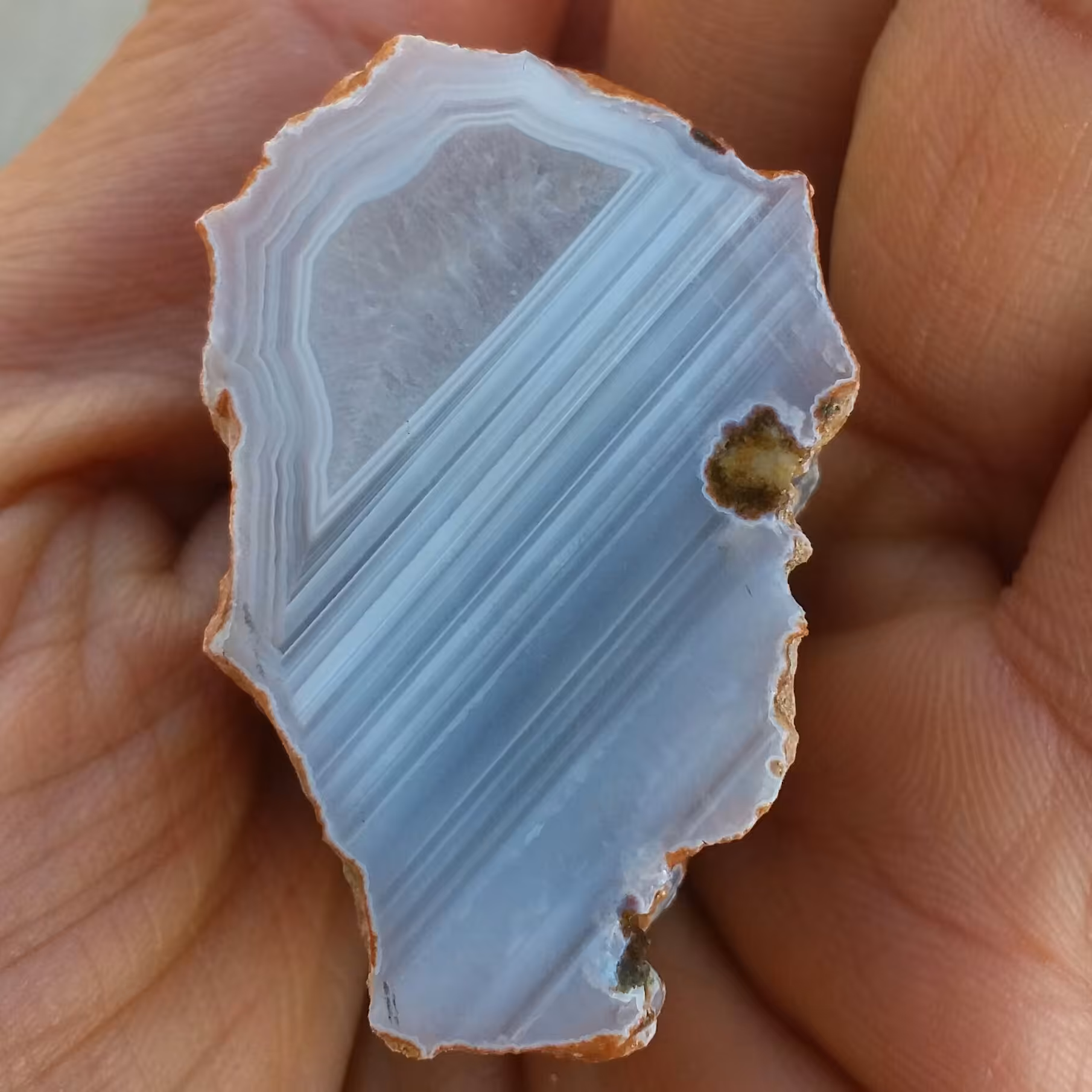 اسلایس سنگ راف عقیق سلیمانی سه بعدی خطی منظم 100 در صد طبیعی دیدنی شاهکار خلقت محشرر
 کد 7857 