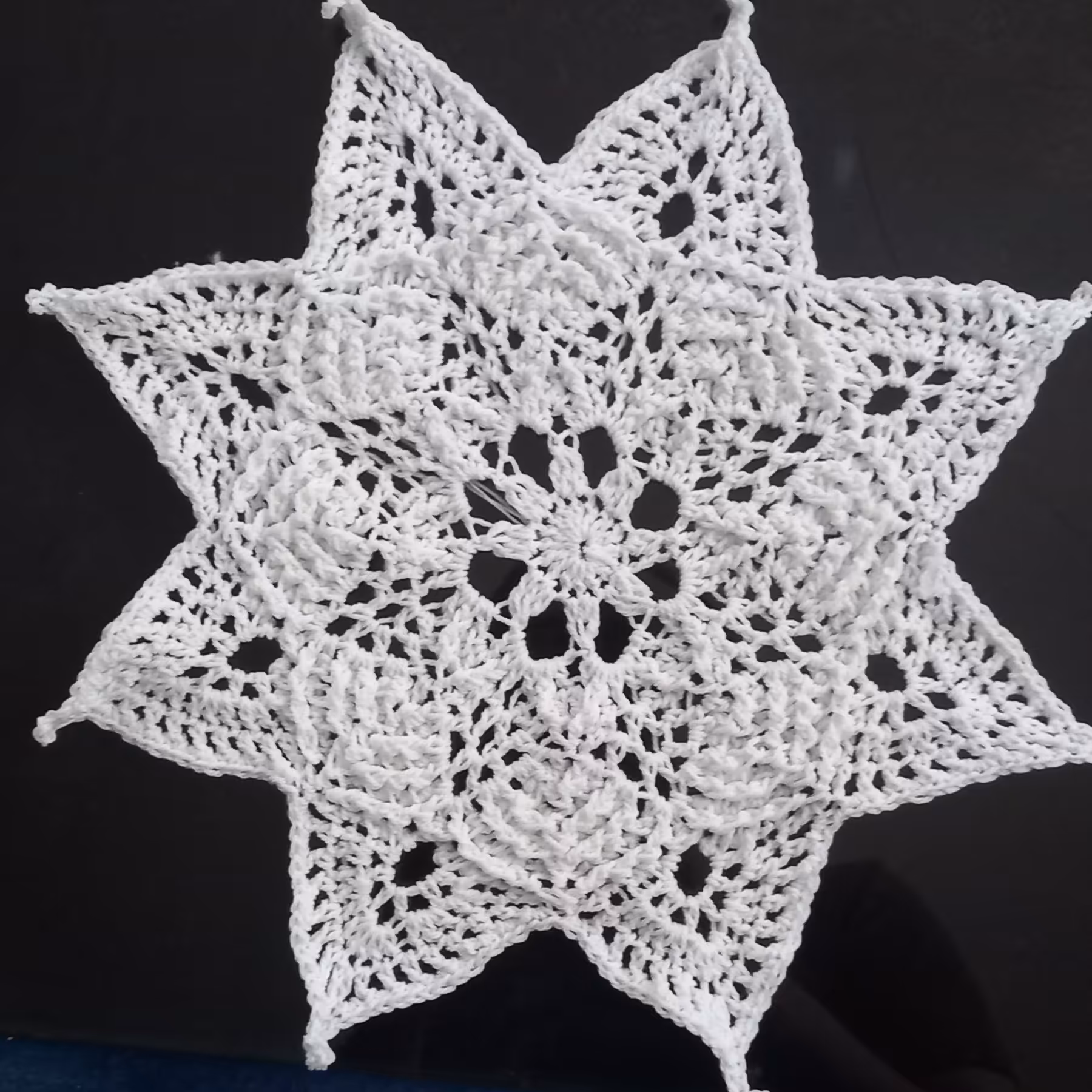 رومیزی  قلاب بافی  مدل ماندالا برجسته در ابعاد(30سانت )