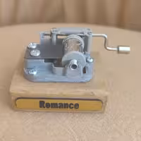 جعبه موزیکال چوبی هندلی باکس دار ملودی رومانس