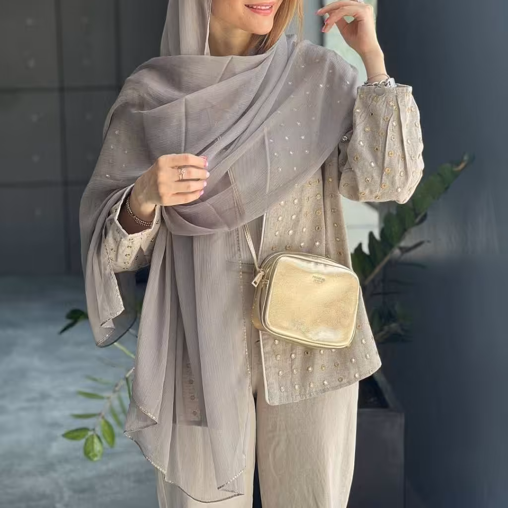 شال حریر مجلسی وارداتی حاشیه پولکی رنگبندی جذاب