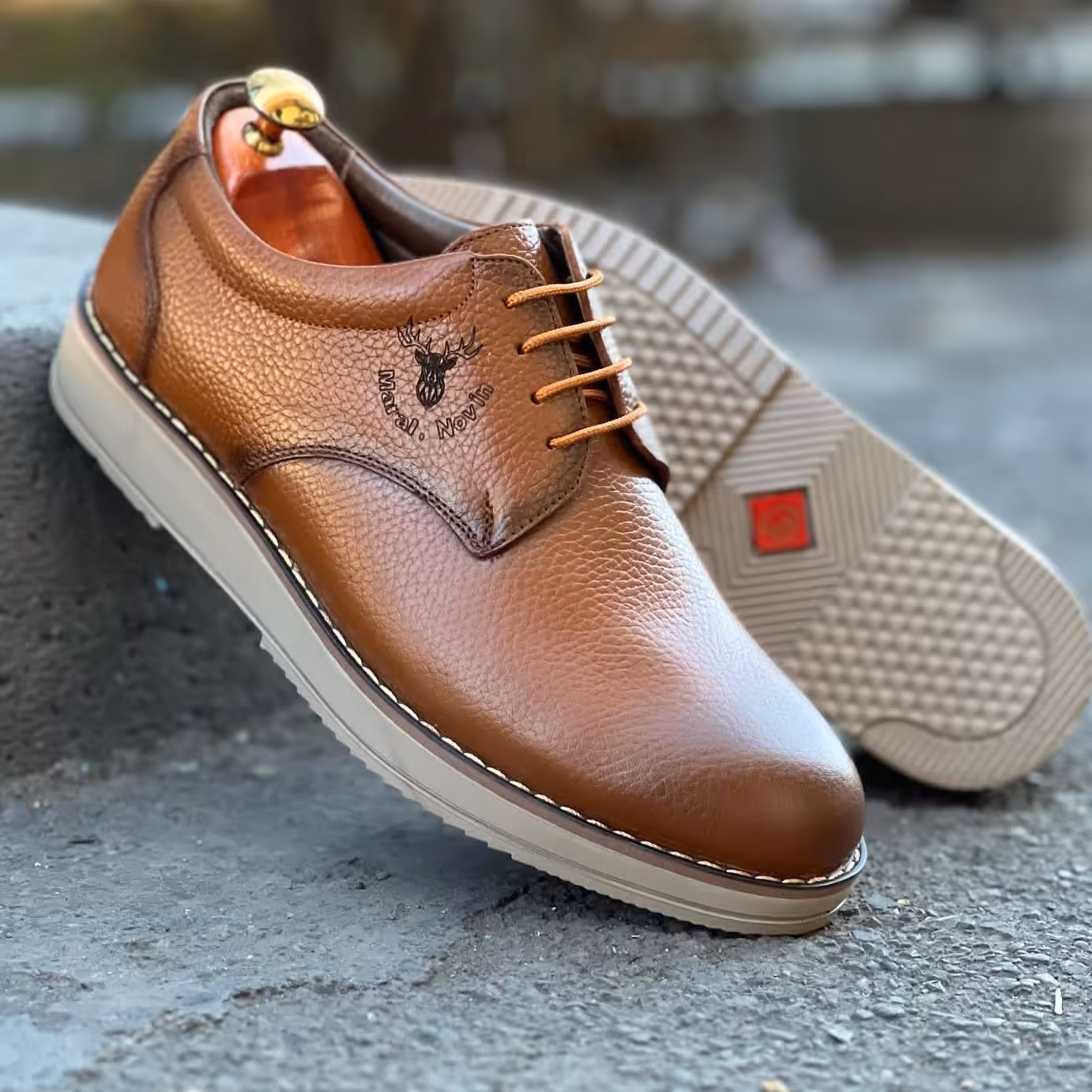 کفش کتونی مردانه بسیار با کیفیت بی نظیر ومقاومت بالا چرم درچه1