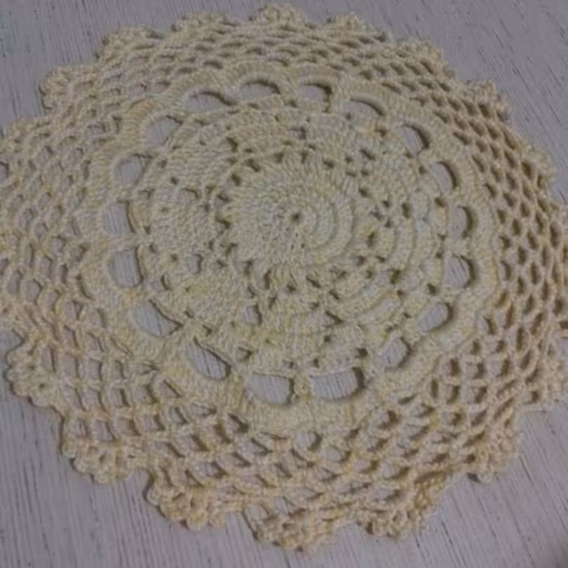 زیر بشقابی قلاب بافی زرد نخودی (6تایی )