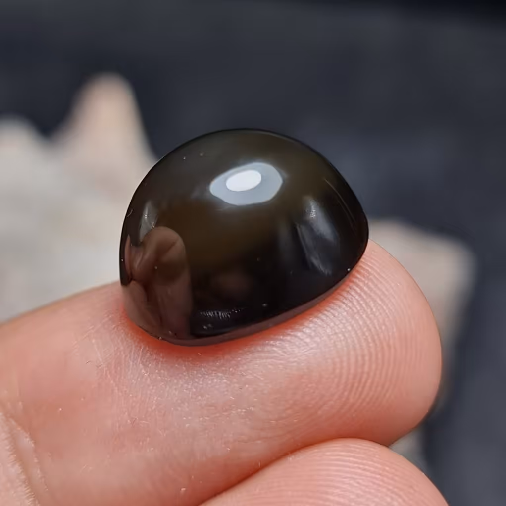 نگین فوق العاده زیبای سنگ صد درصد طبیعی عقیق جزع سیاه اصل معدنی
کد  27291
