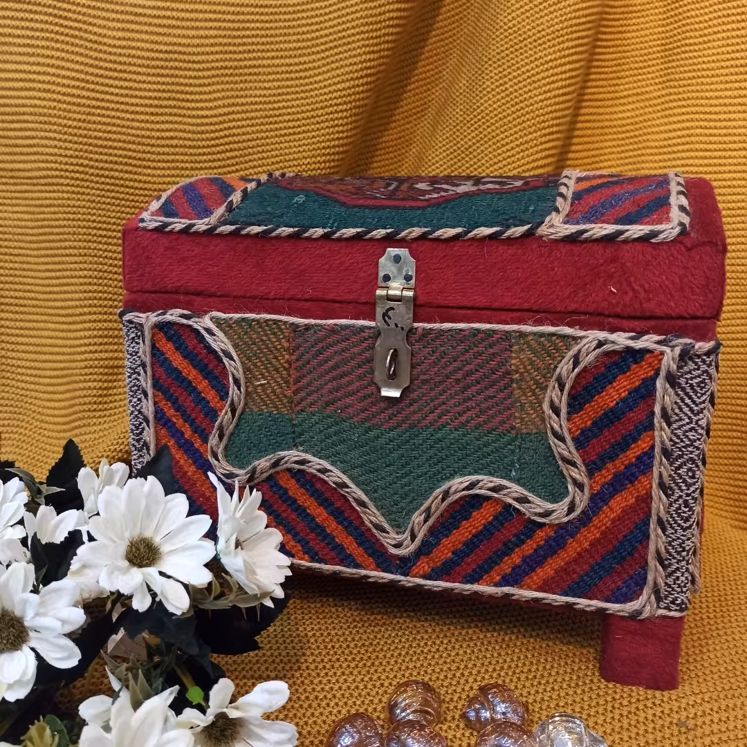 صندوقچه چوبی گلیمی کد1