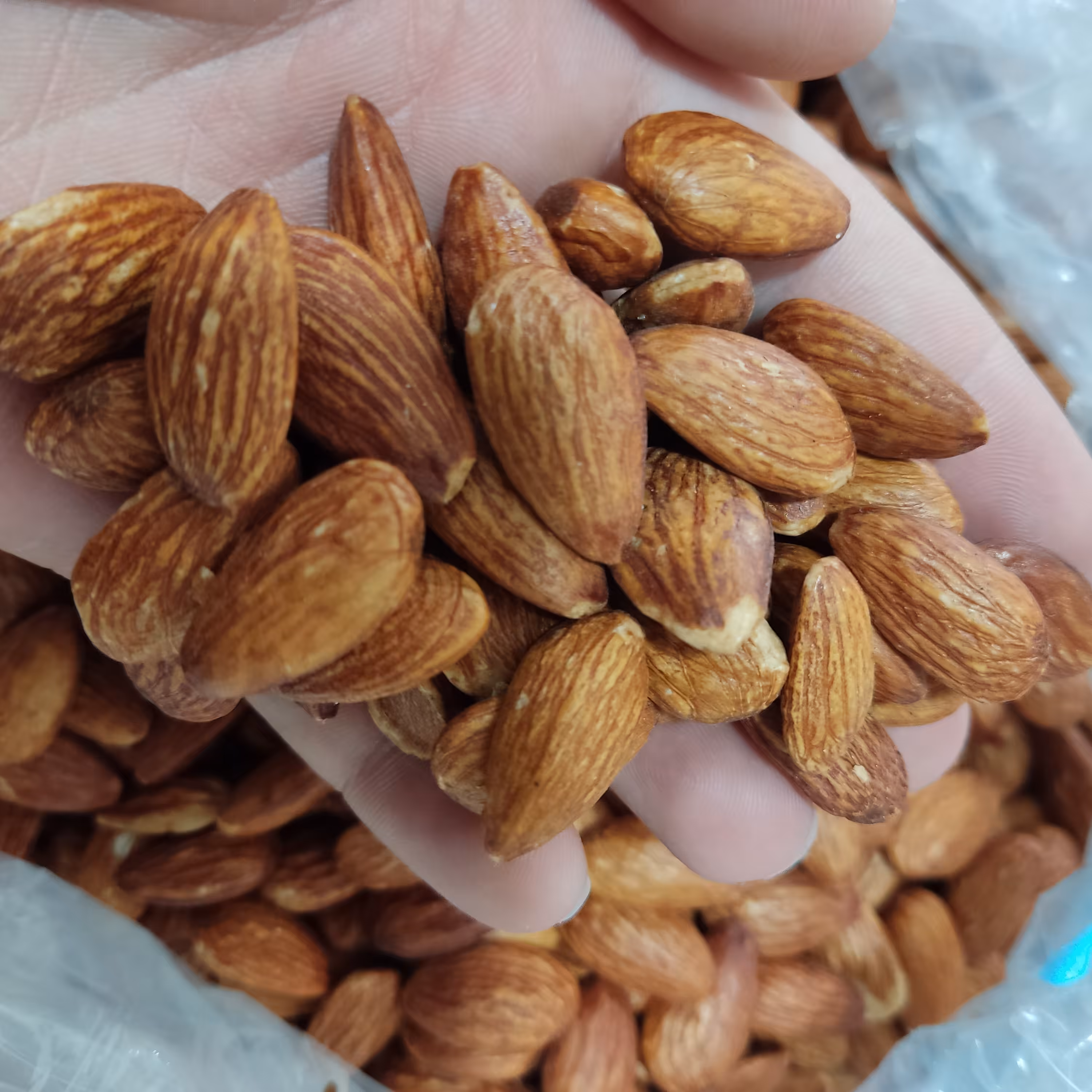 مغز بادام درختی شور درجه یک 1 کیلویی