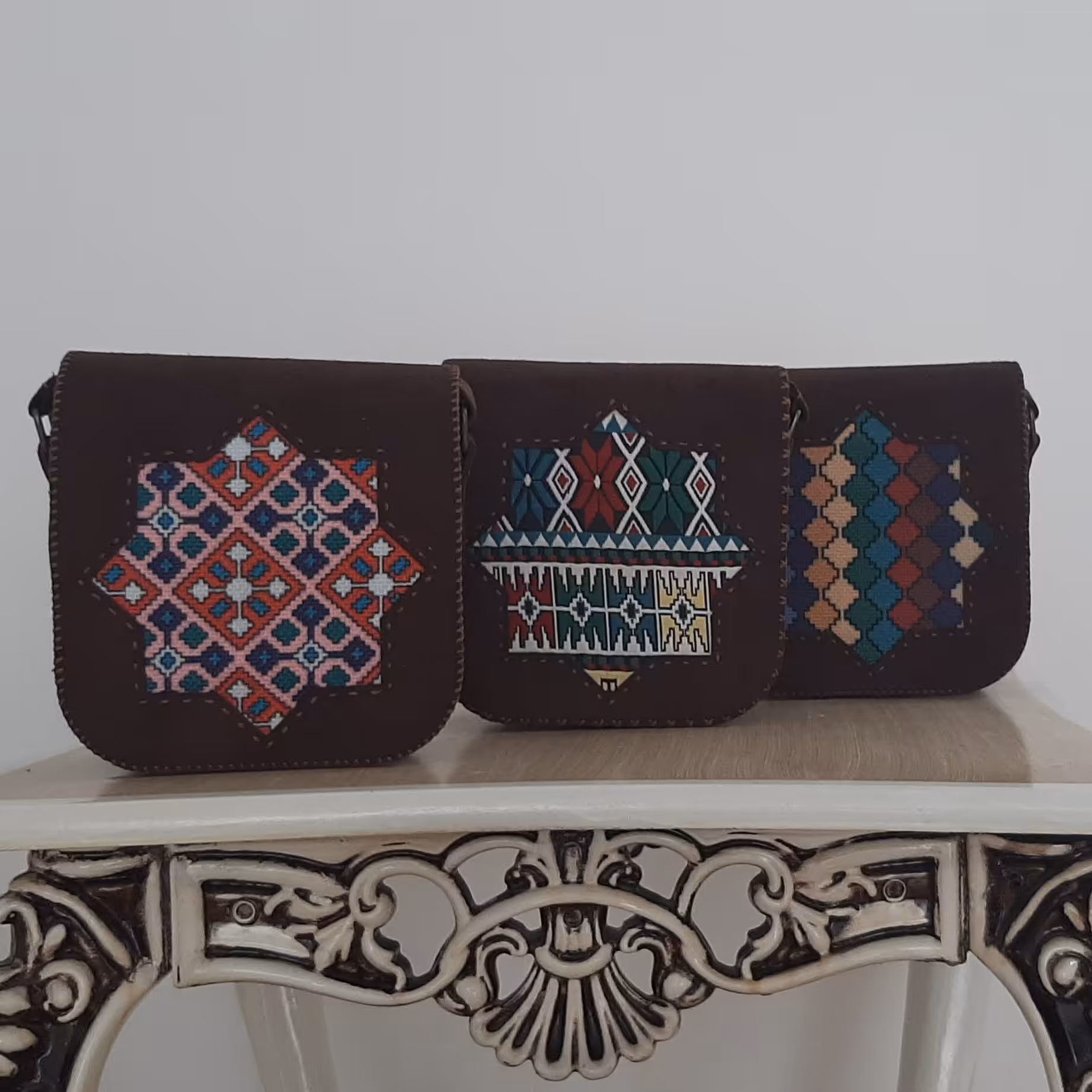 کیف دست دوز چرم اشبالت(ارسال رایگان) و ترمه کیف دستدوز صنایع دستی چرم و ترمه