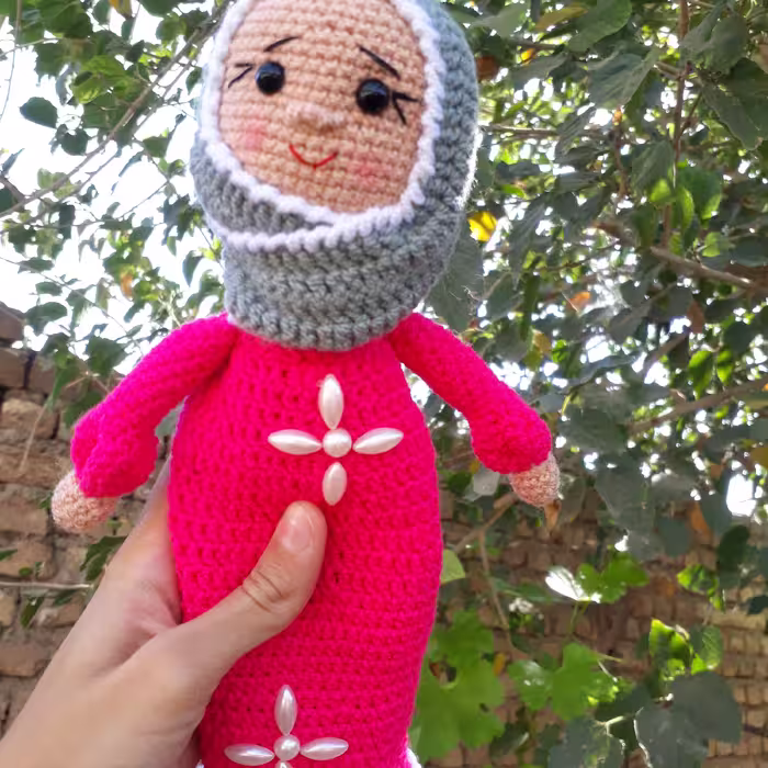 عروسک دست بافت دختر باحجاب 35سانت