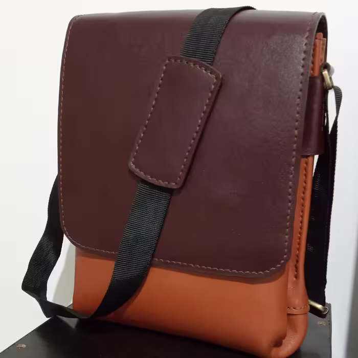 کیف کج یا کیف پستچی دست دوز چرم گاوی 