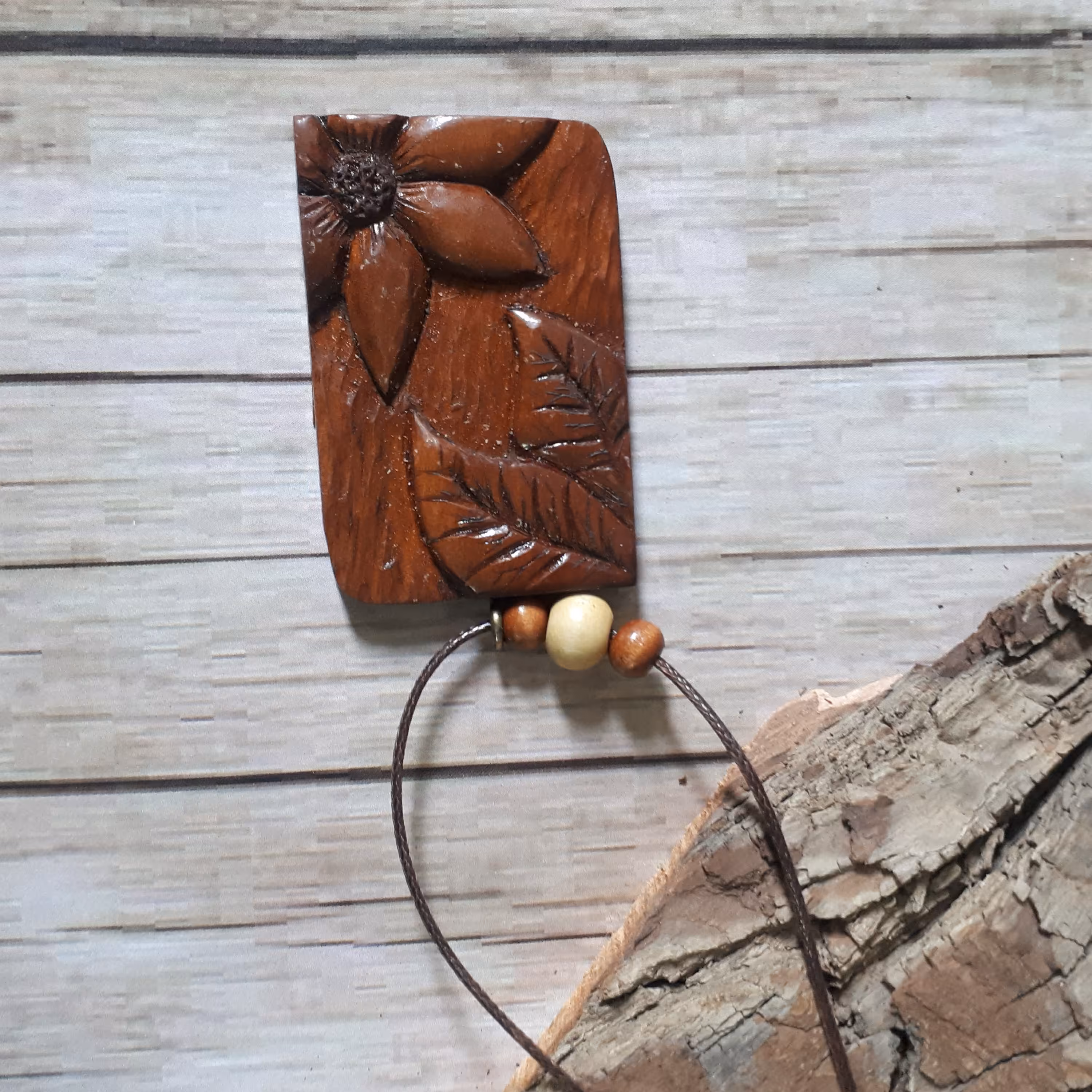 گردنبند منبت کاری  طرح گل