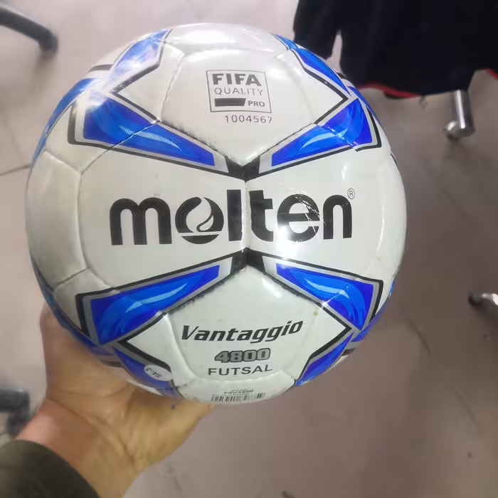 توپ فوتسال  مولتن بسیار قیمت مناسب با کیفیت سایز 4 ارسال رایگان 