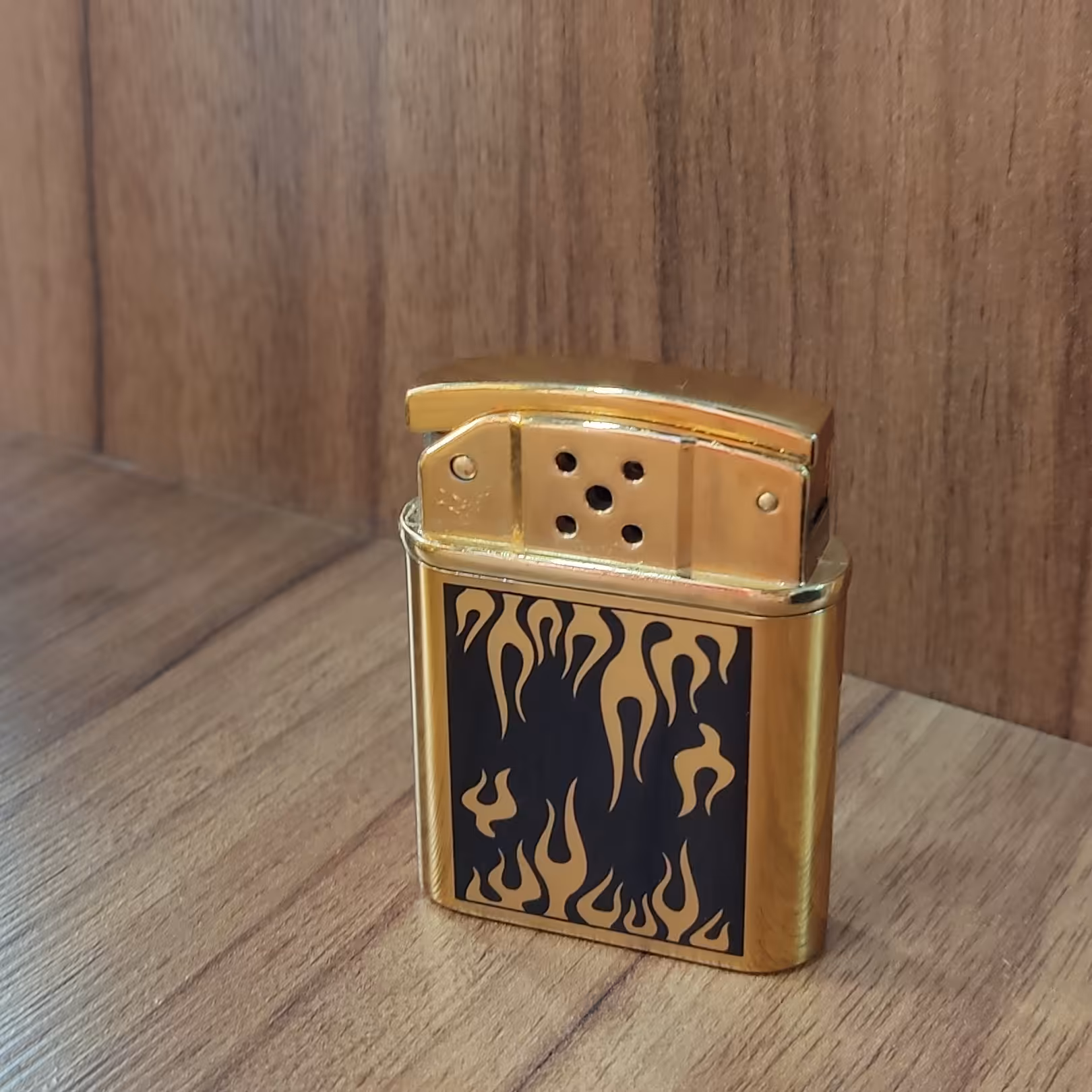 فندک گازی پهن طرح شعله آتش