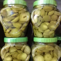 ترشی چغاله  بادام. 