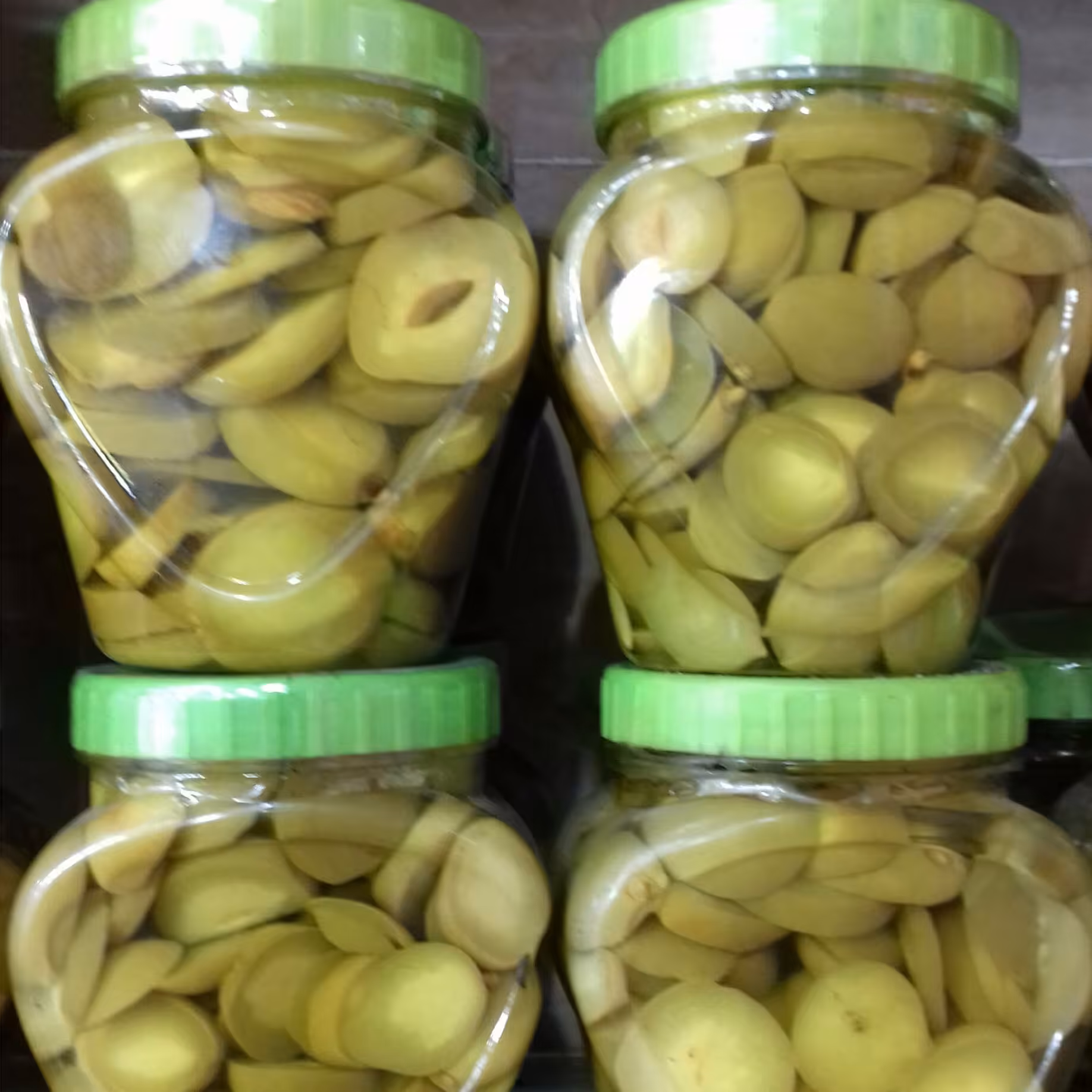 ترشی چغاله  بادام. 