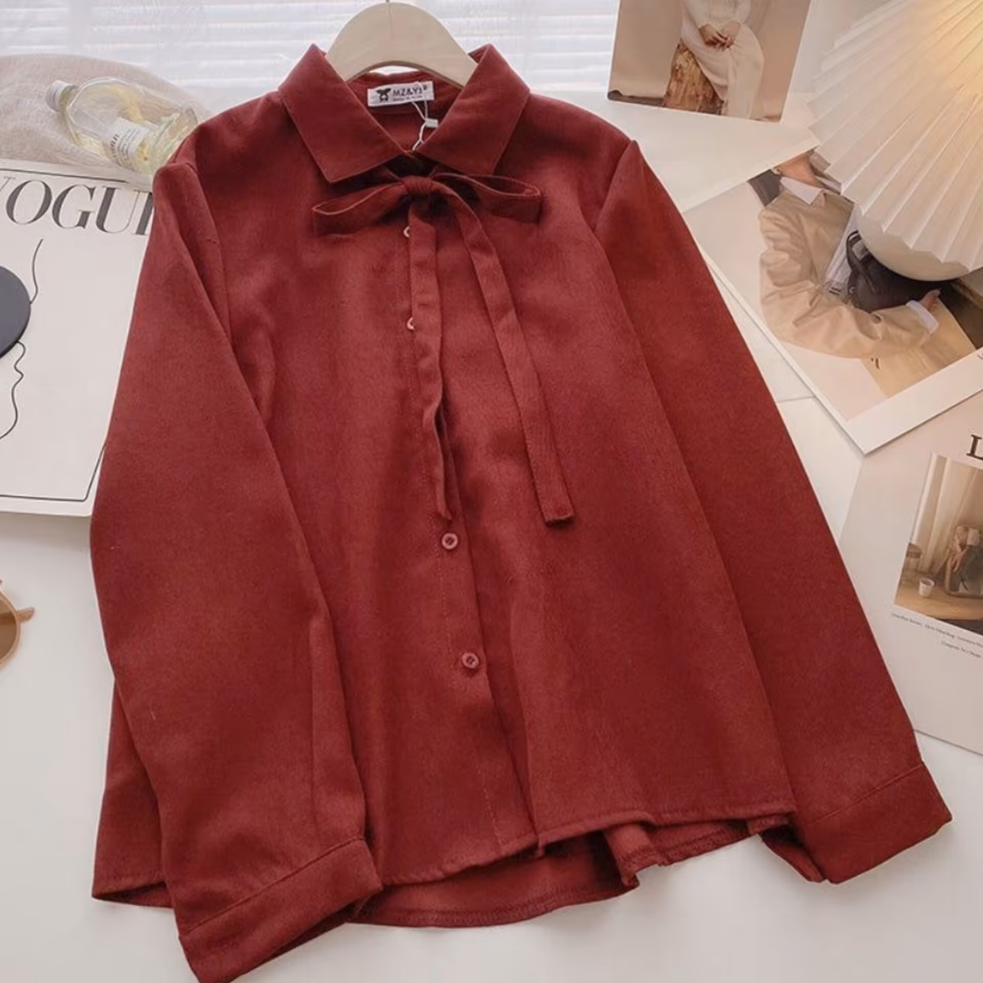 شومیز مخملی یقه بندی قرمز