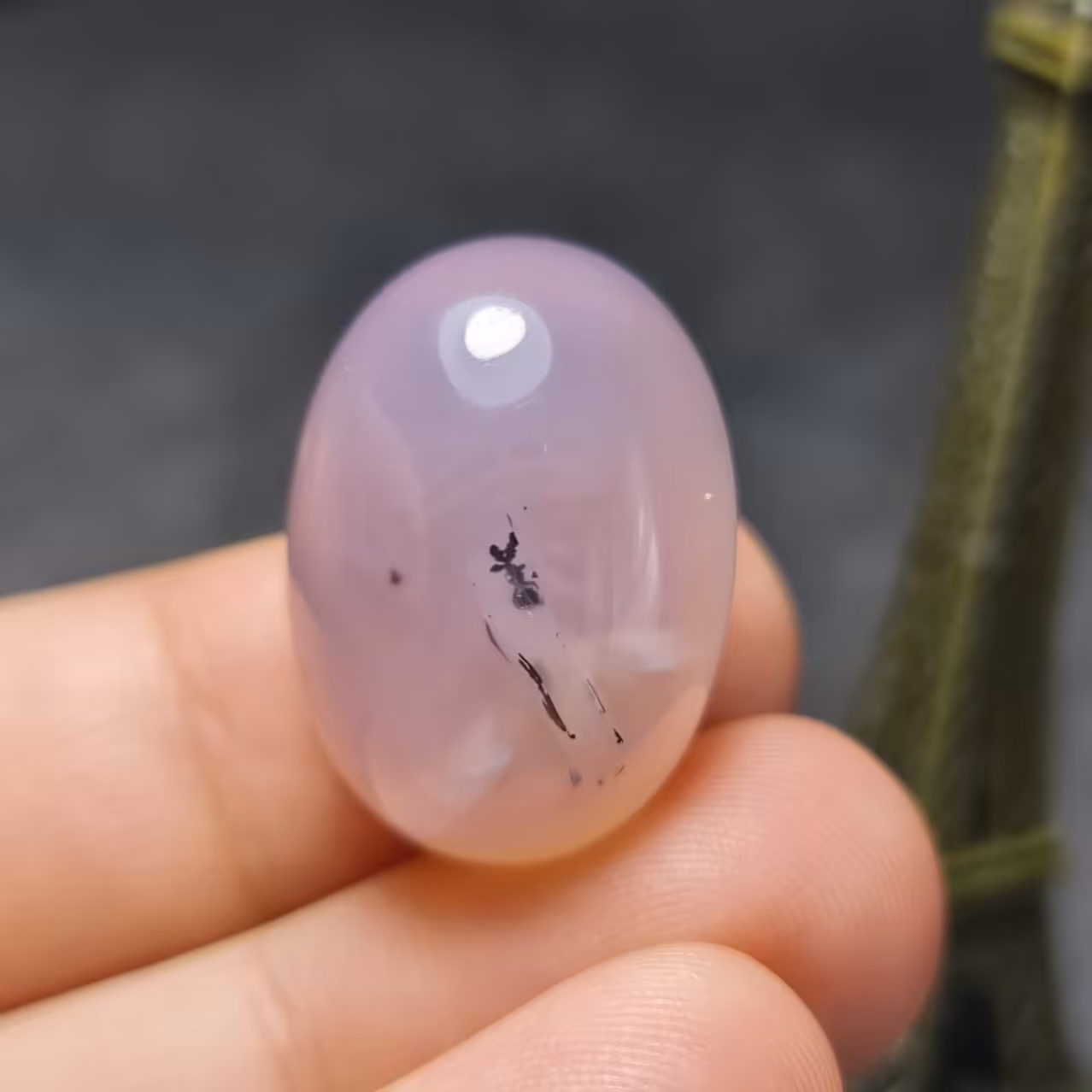  نگین سنگ عقیق خوش رنگ زغالدار اصل معدنی
کد 28219