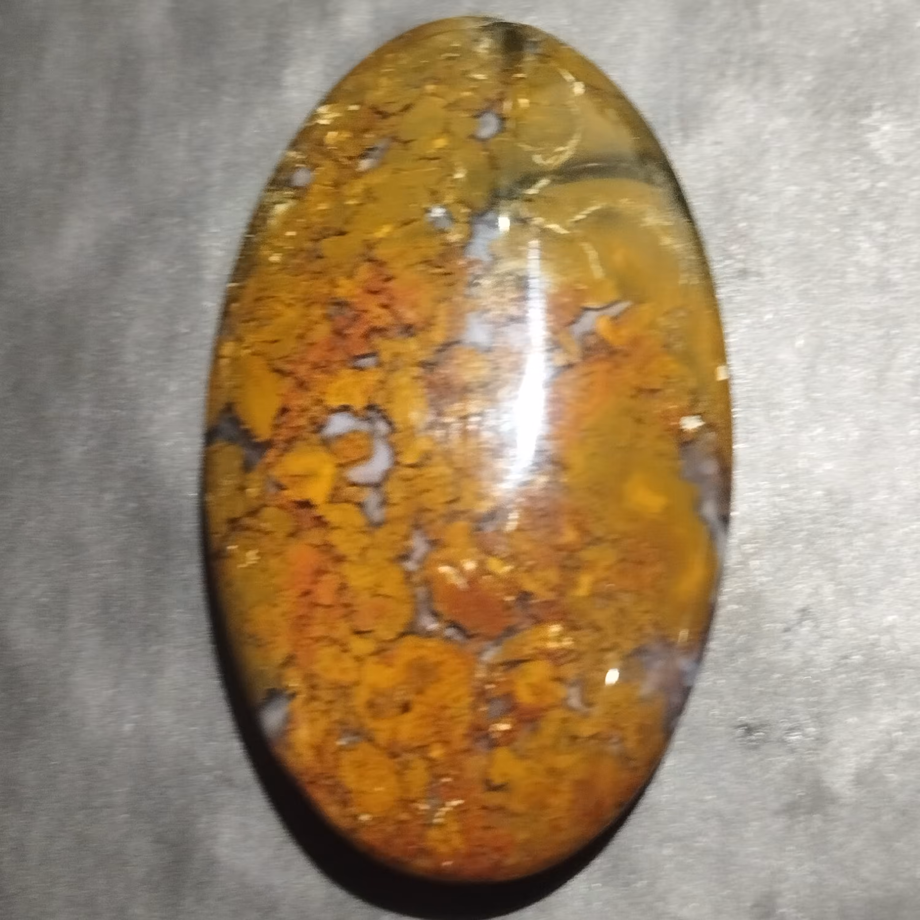 نگین شجر پاییزه دستساز قد 37میلیمتر  پهنا 22میلیمتر 