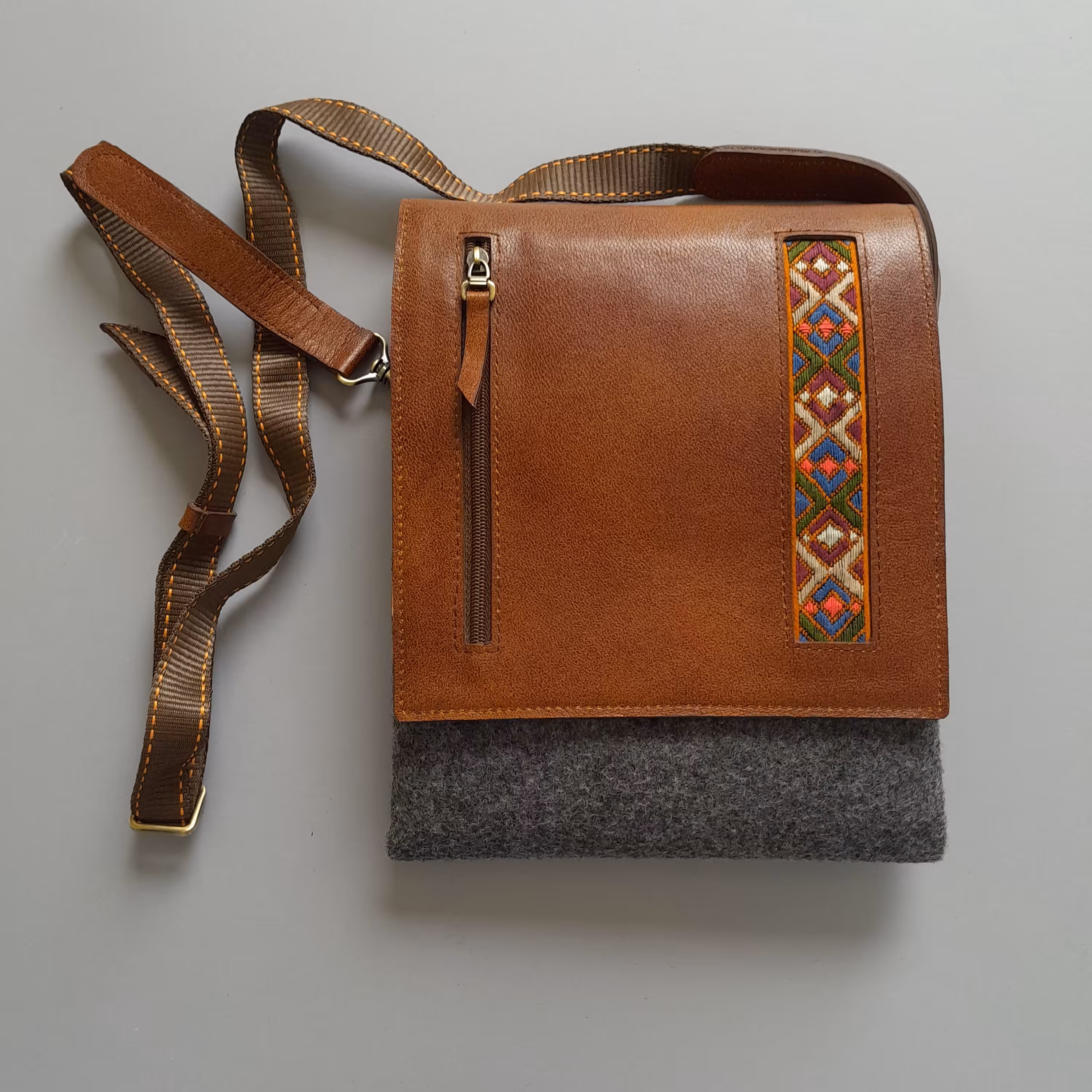 کیف چرم سوزن مردانه