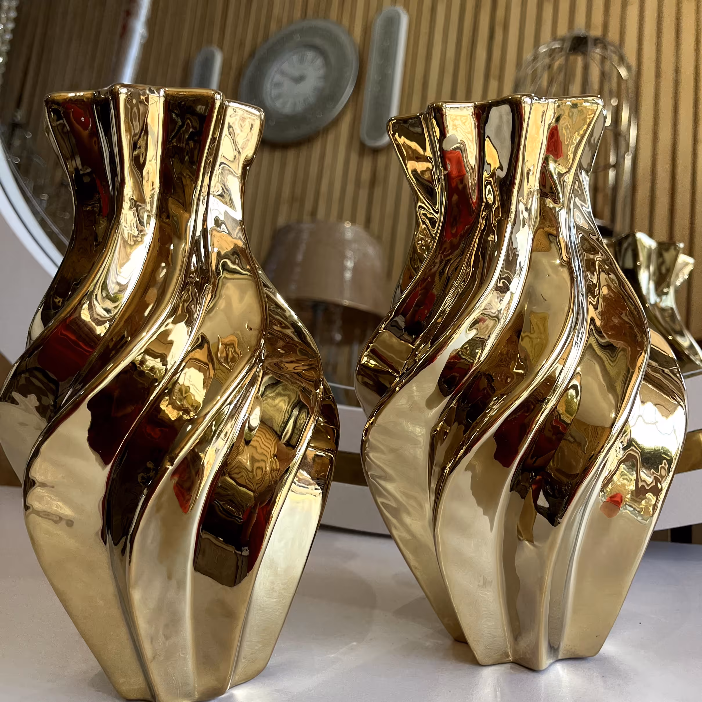 گلدان لعابی طلایی رنگ ارتفاع 30سانتی متر