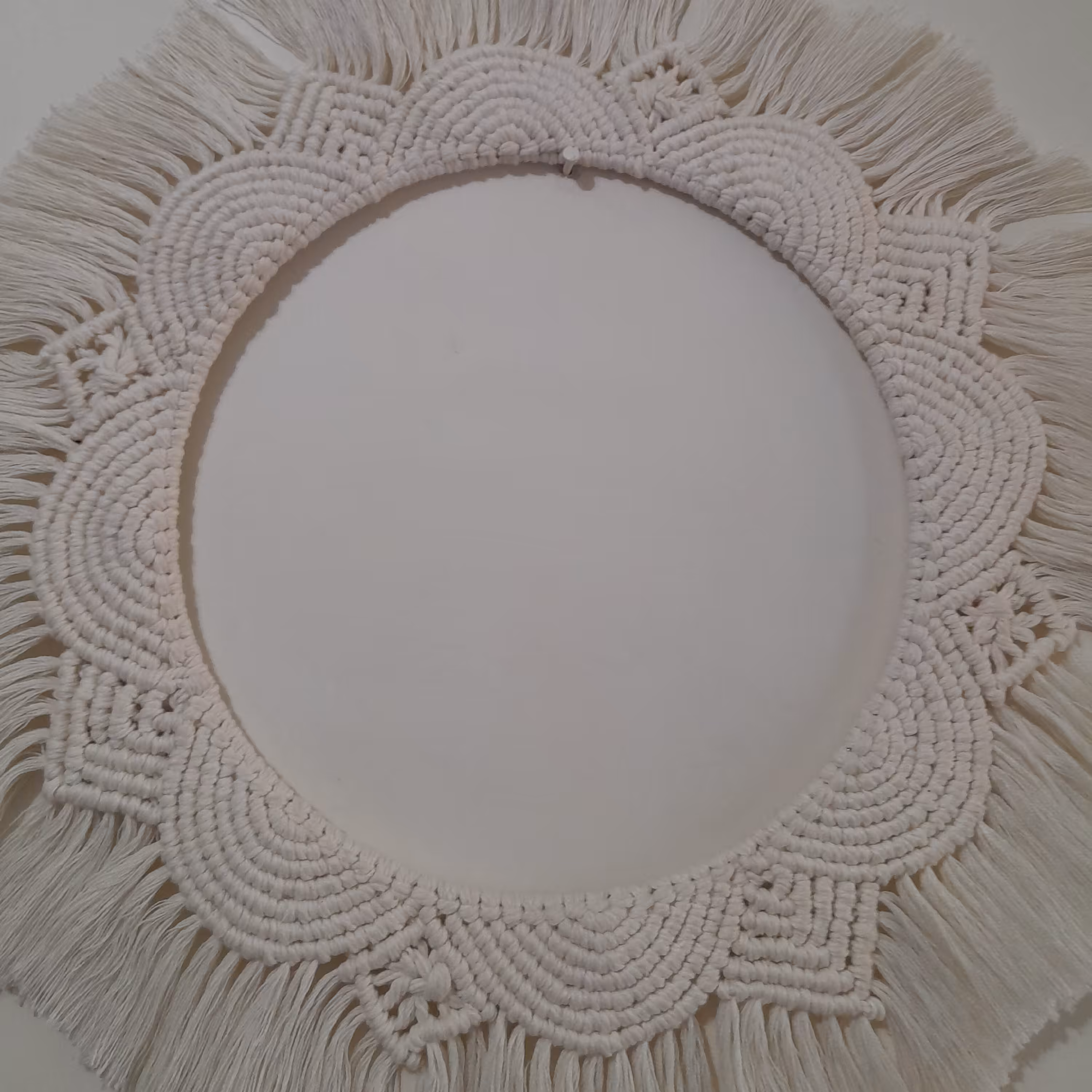 قاب آینه مکرومه بافی طرح رنگین کمان رنگ