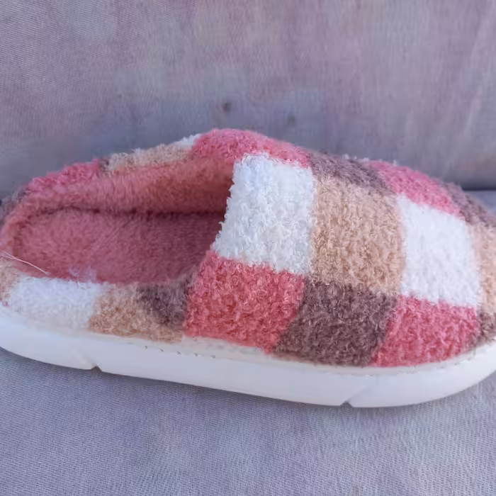 دمپایی رو فرشی