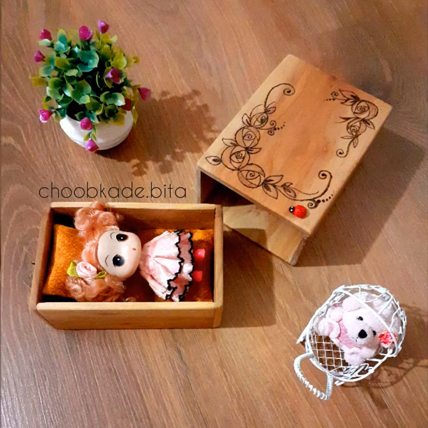 جعبه کبریتی چوبی سوخته نگاری شد (دست ساز )