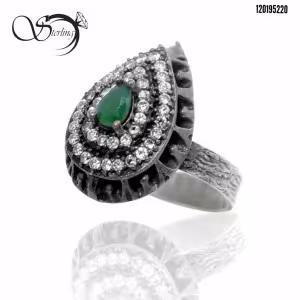 انگشتر نقره زنانه سیاه قلم نگین زمرد کد 2630