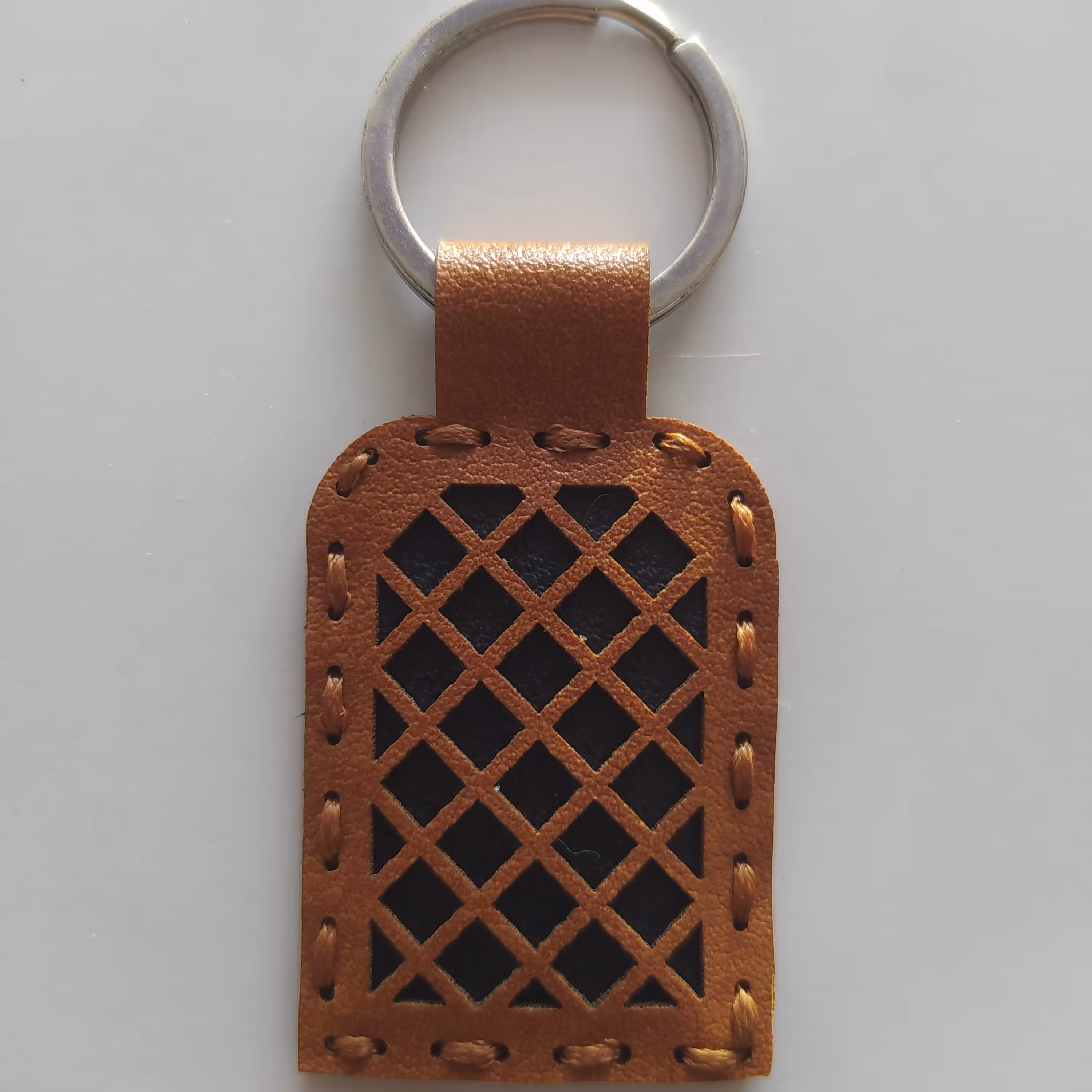 جاسوئیچی چرم 