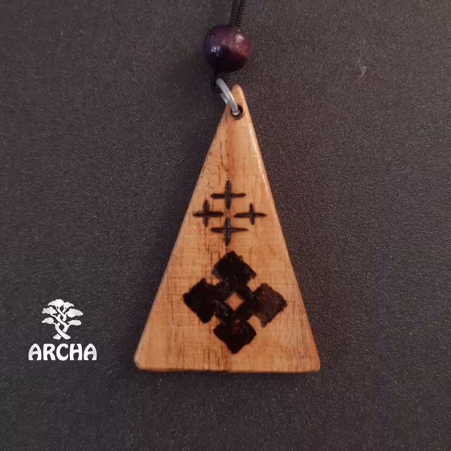 گردن آویز چوبی سوخته نگاری کد 17 طرح چشم زخم