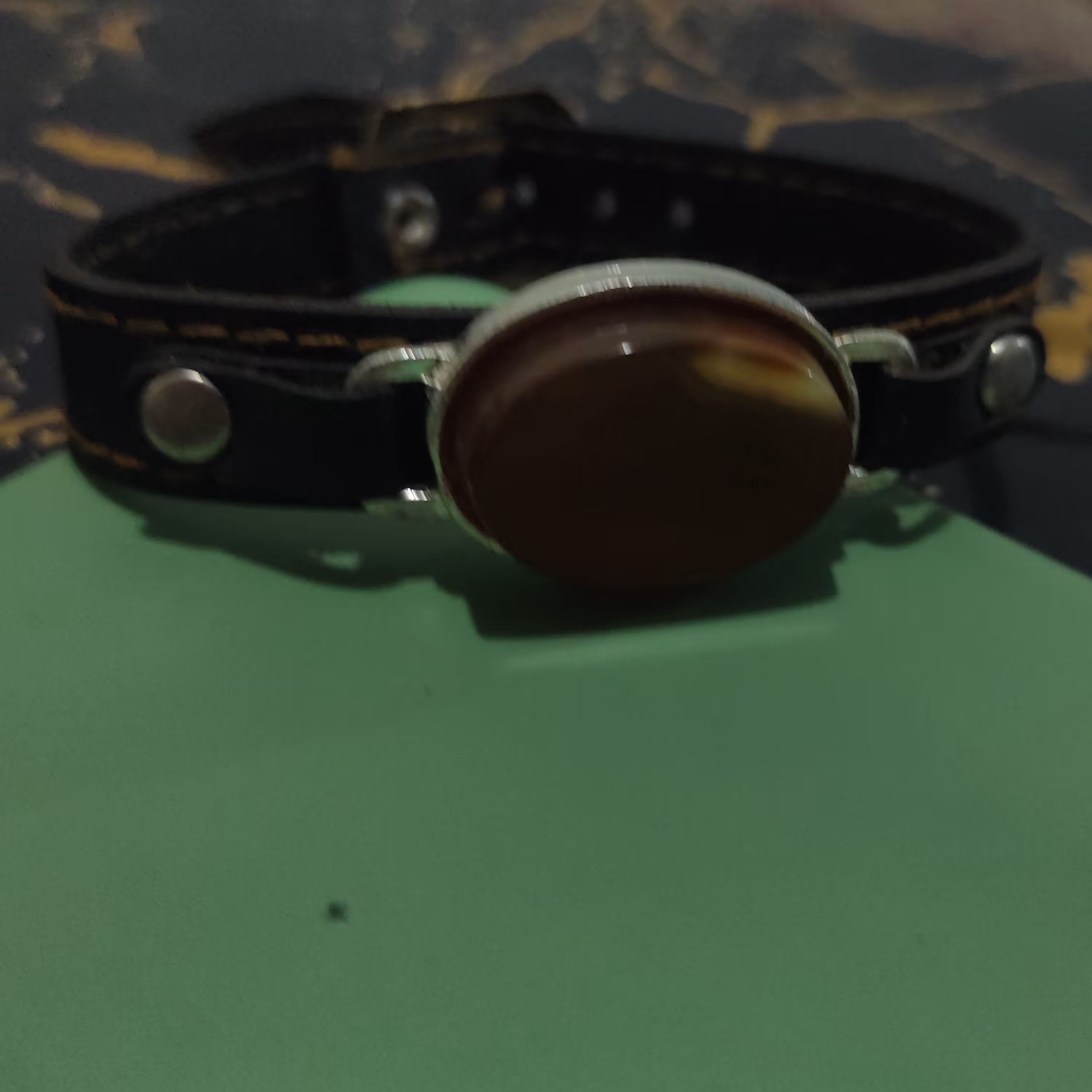 دستبند چرم طبیعی پلاک سنگ عقیق مخصوص حکاکی 