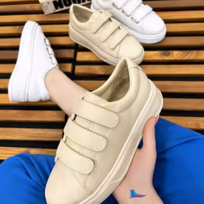 کتانی سه چسب. خارجی با کیفیت