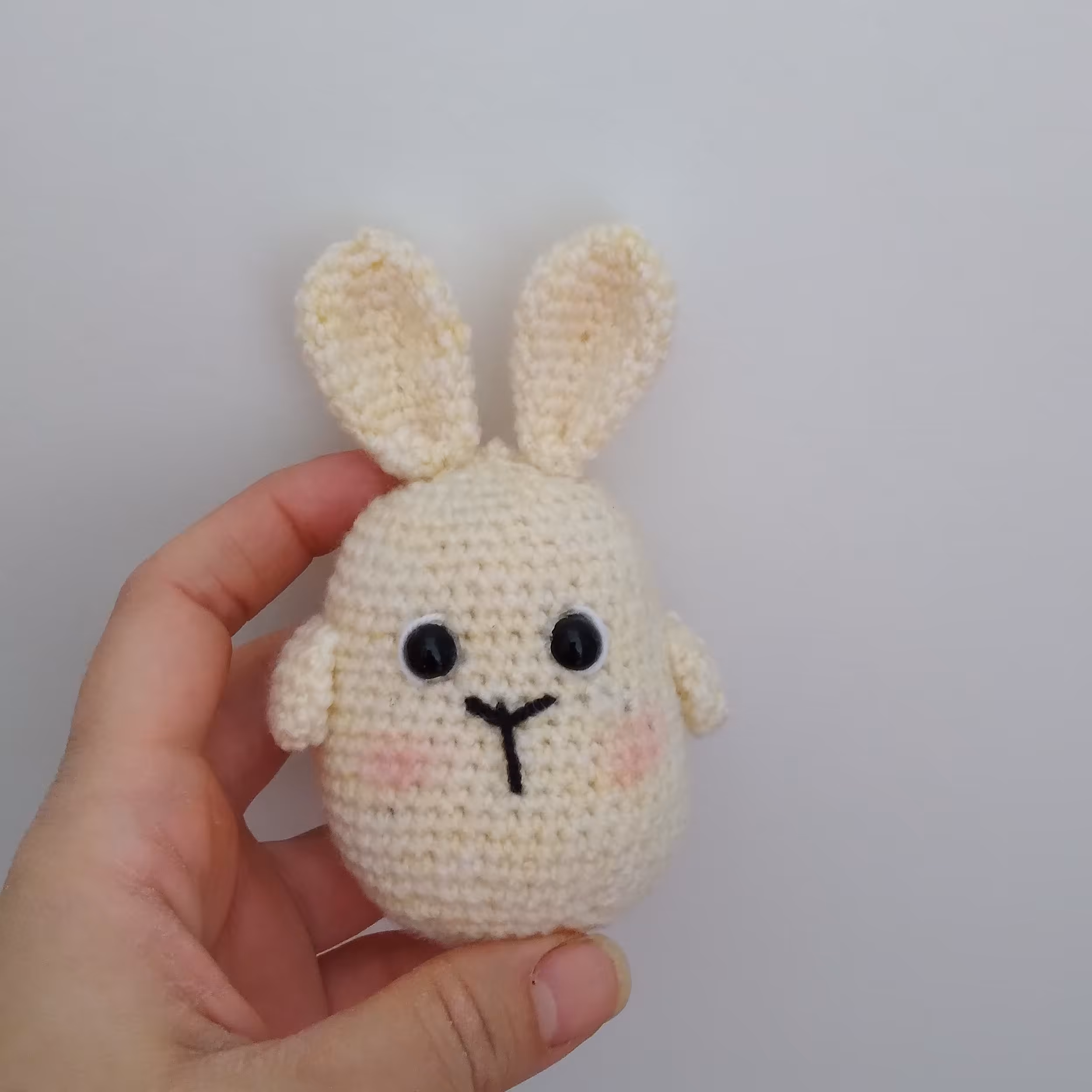 خرگوش تخم مرغی دست بافت در رنگ های دلخواه مناسب سفره های هفت سین شما عزیزان