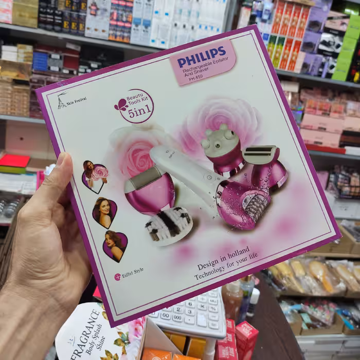 اپلیدی 5 کاره فیلیپس هلند مدل  PH 650- دارای
سری سرامیکی با روکش میکرو
72 موچین حرفه ای همراه با سنگ پا و ماساژور صورت