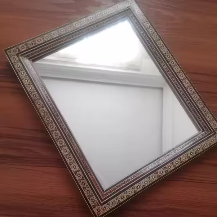آینه چوبی
