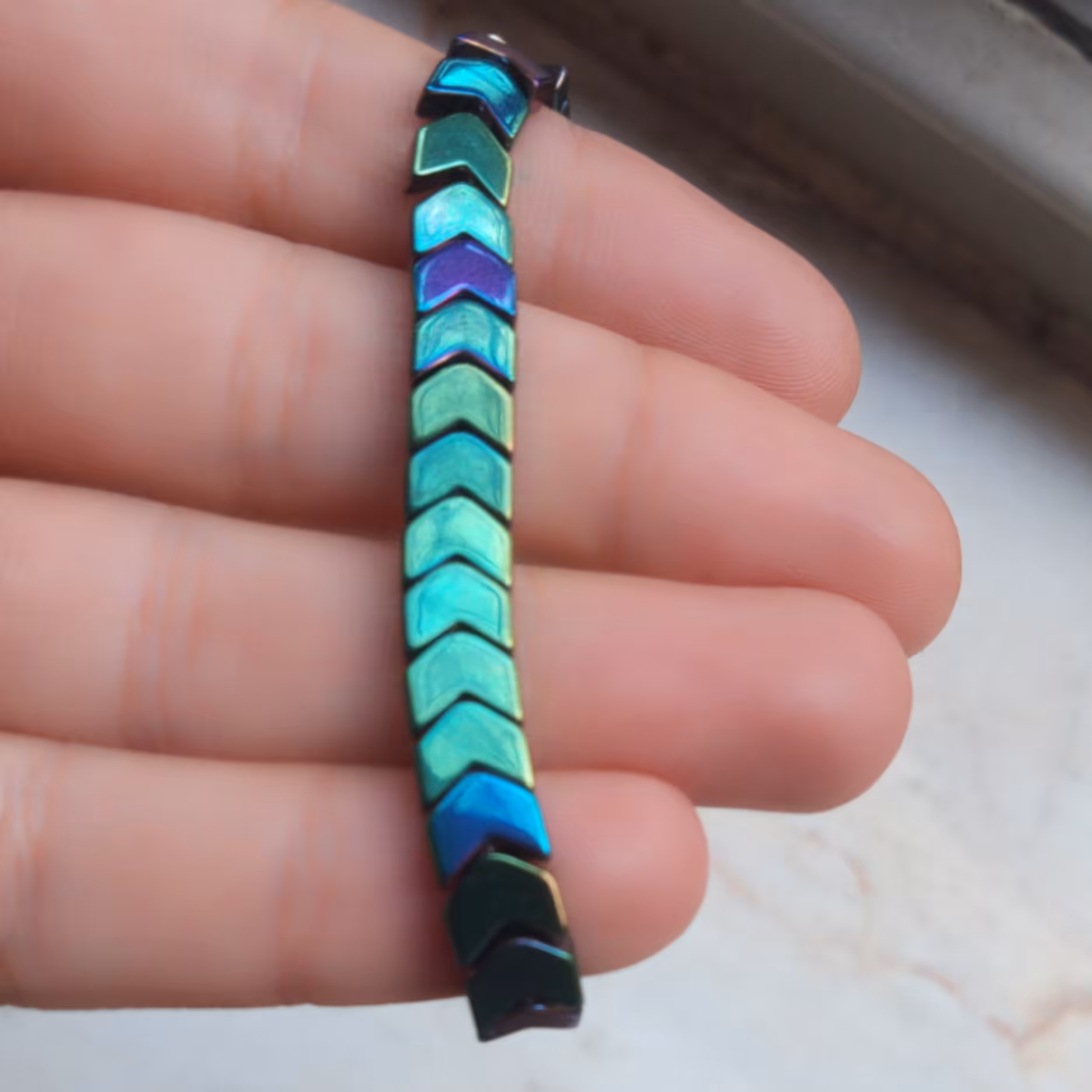 دستبند زنانه و دخترانه حدید هفت رنگ رنگ ثابت دست ساز  نیل 