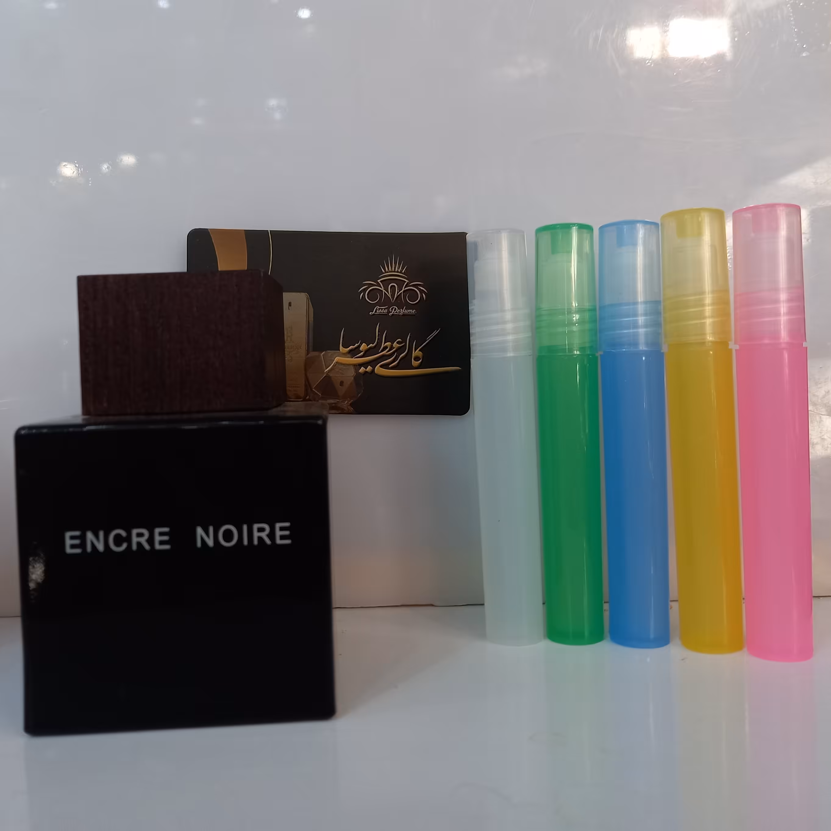 عطر و اسانس خالص گرمی لالیک بلک با ماندگاری و پخش بوی عالی گرمی 10000 تومان