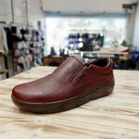  کفش مردانه  چرمی طبی مدل کلارک 111 (سایز 40 تا 45 زرشکی) بی واسطه نت
