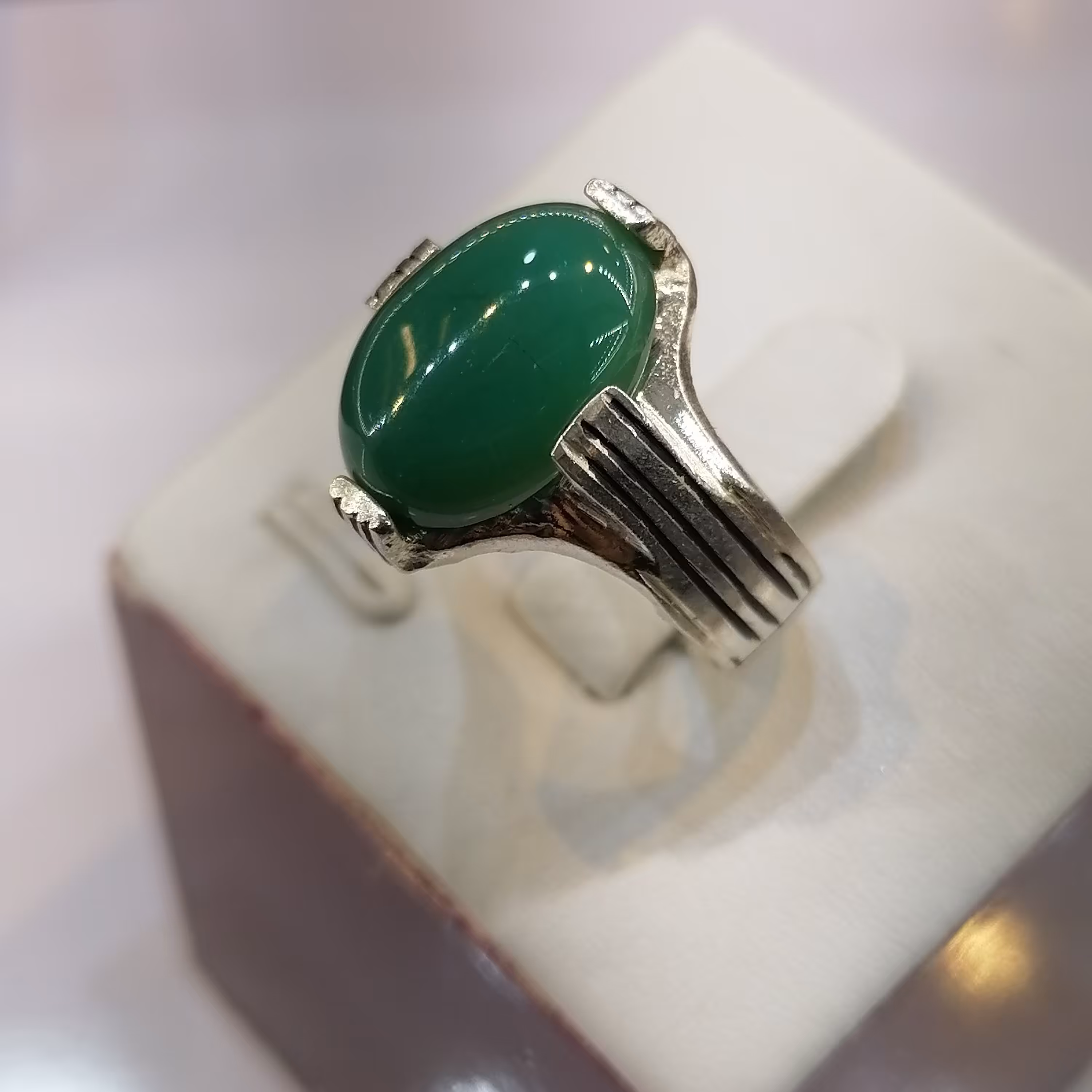 انگشتر عقیق سبز، رکاب نقره دست ساز