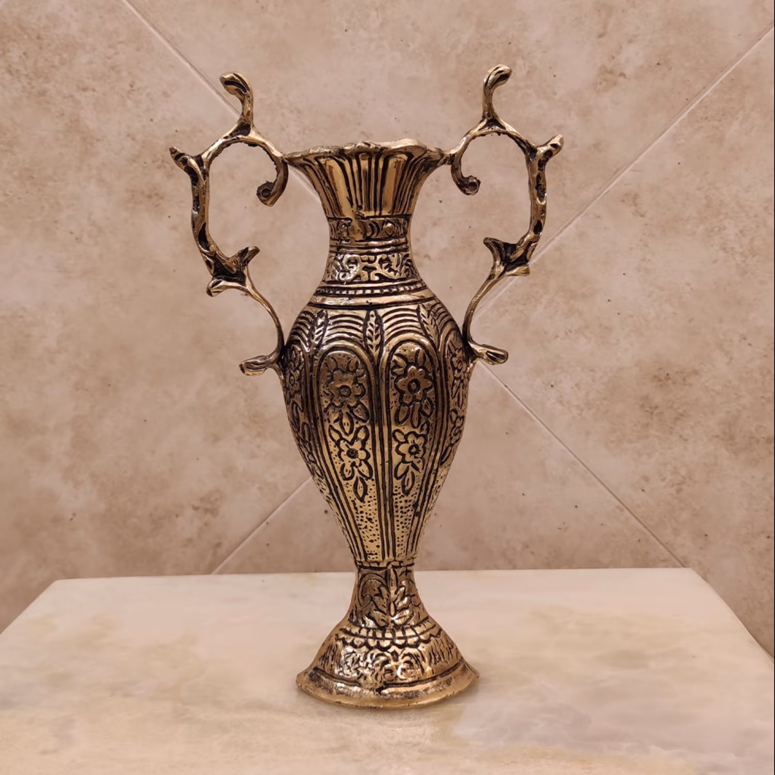 گلدان رومیزی برنزی مدل کاپی دسته دار کد 5917