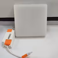 پنل ال ای دی 22 وات توکار  مربع دلتا فنر متغیر. رنگ سفید و آفتابی  (12 ماه گارانتی تعویض)