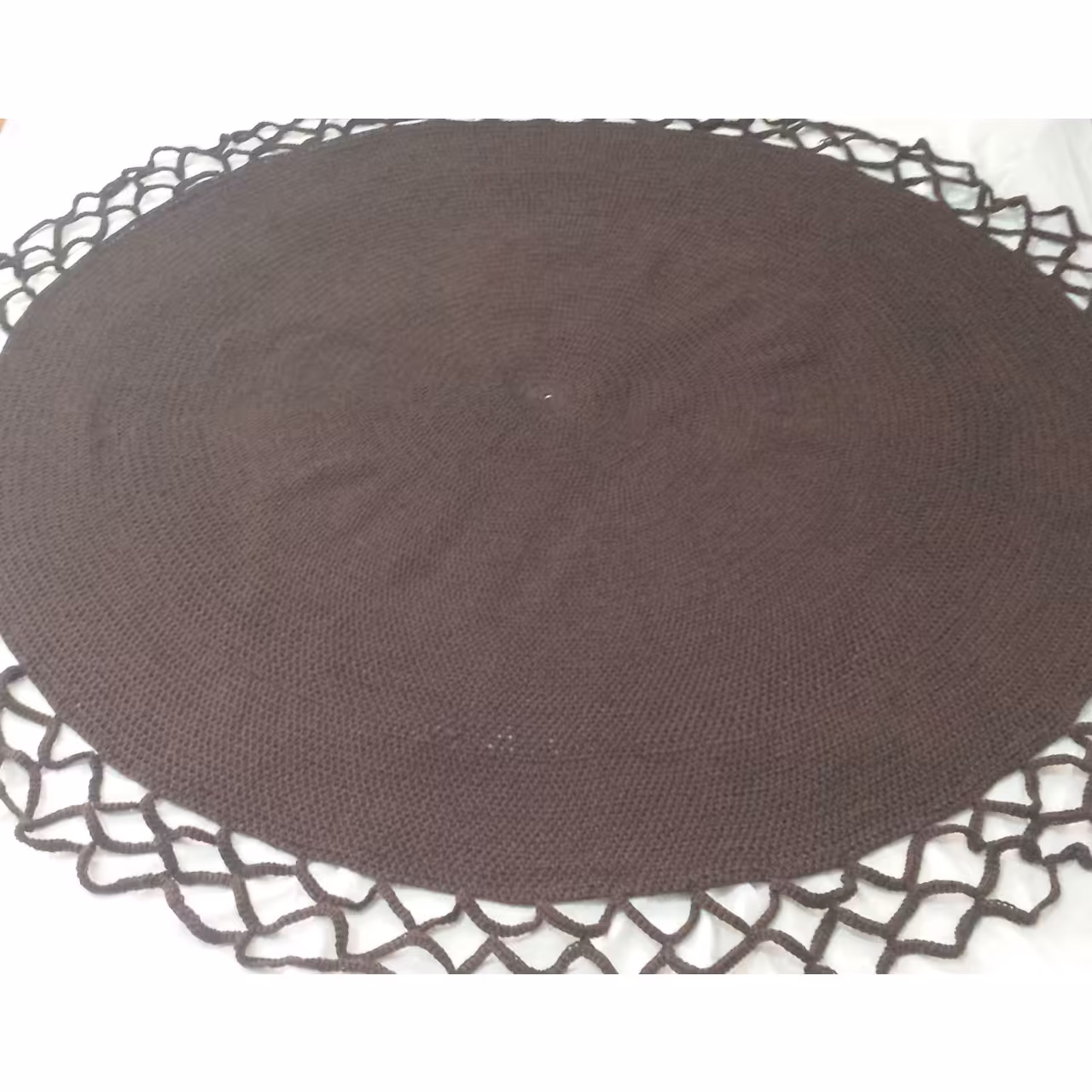 فرش دستباف طرح دایره با حاشیه دور