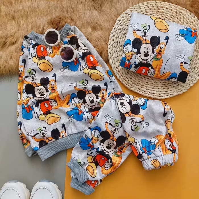 ست اسپرت بلوز و شلوار زیبا و پرفروش مخمل میکی گوفی  