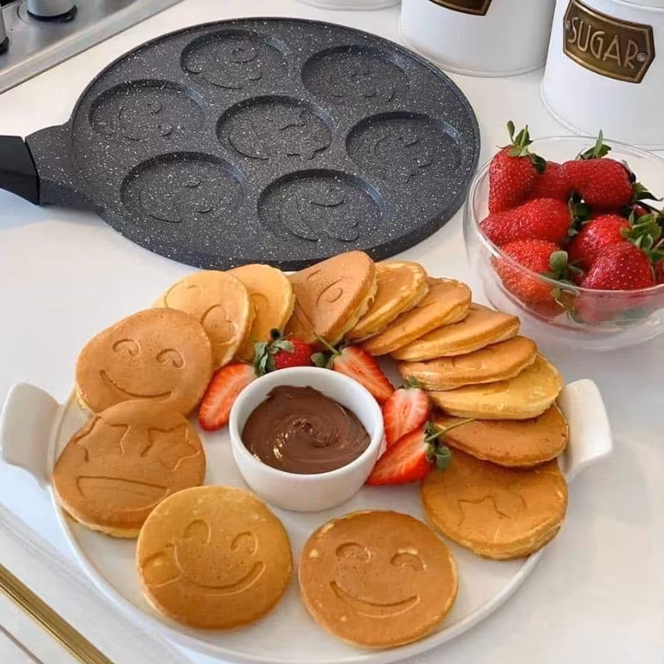 تابه پنکیک چدنی 7خانه دسته چوبی