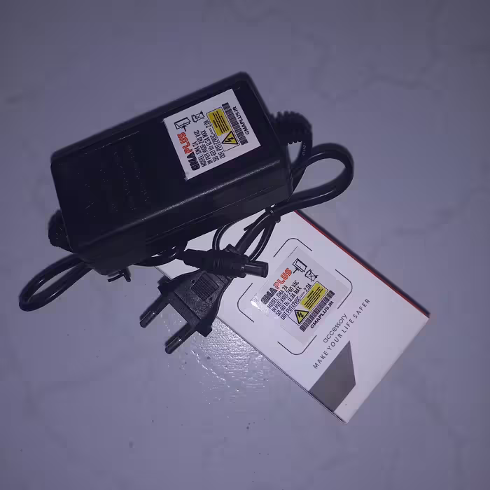 پاور  وارداتی  12v 2a  مورد استفاده  دوربین  مدار بسته  و مودم هایی 12v